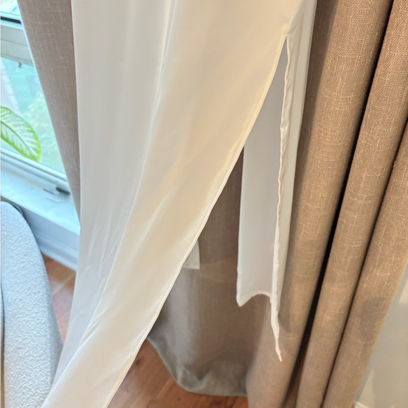 Chic White Robe - The Robe - Picture 8 of 9